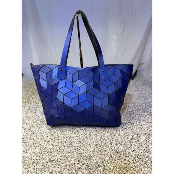 Emilio Pepe Women's Blue Geometric Lattice Tote Bag - Picture 3 of 12